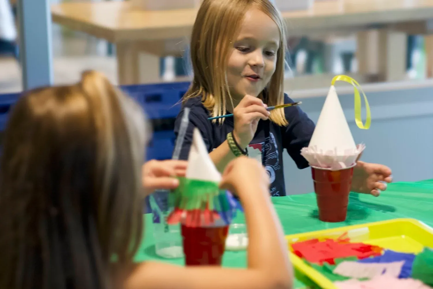 Children fully immersed in a Spanish-only LingoStars class